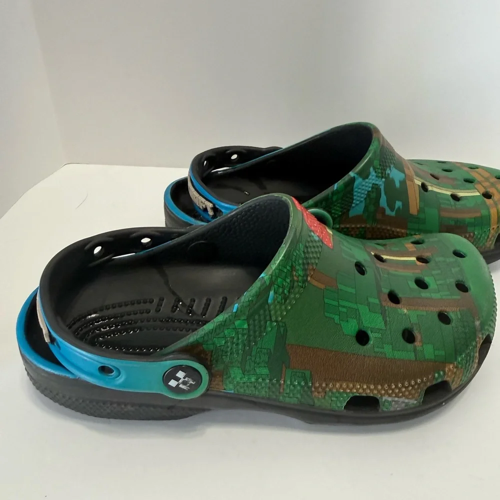 CROCS + Minecraft Printed Clogs, Men’s 4 or Women’s 6, Perfect For A Teen - Picture 4 of 6